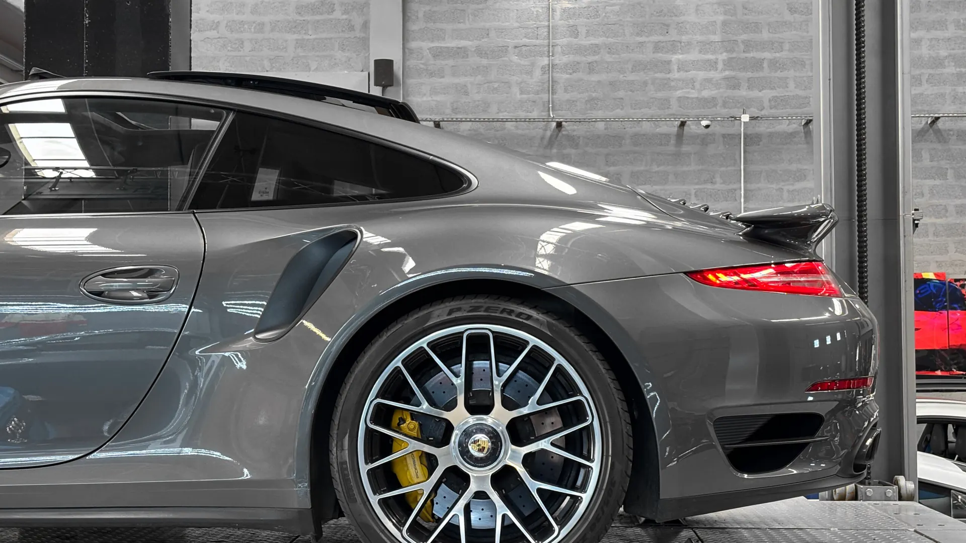 Porsche 991 — photo 16