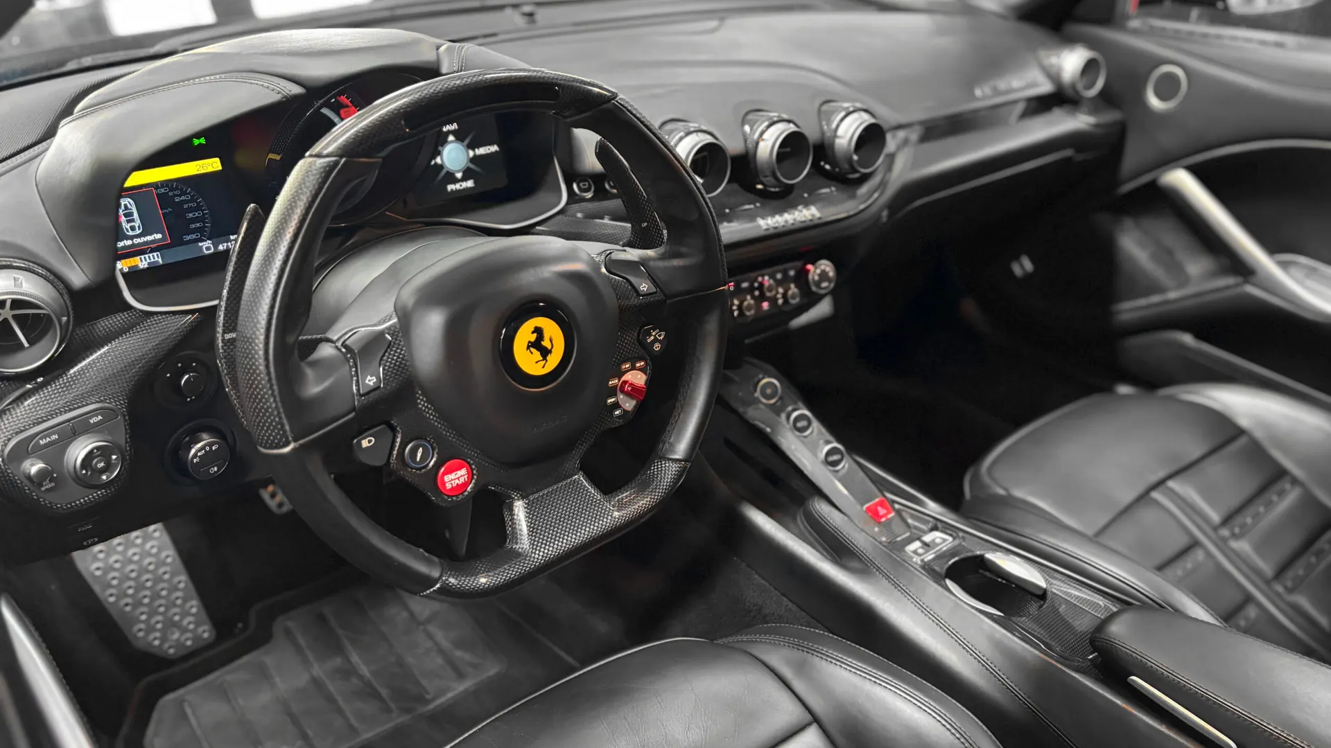 Ferrari F12 — photo 41