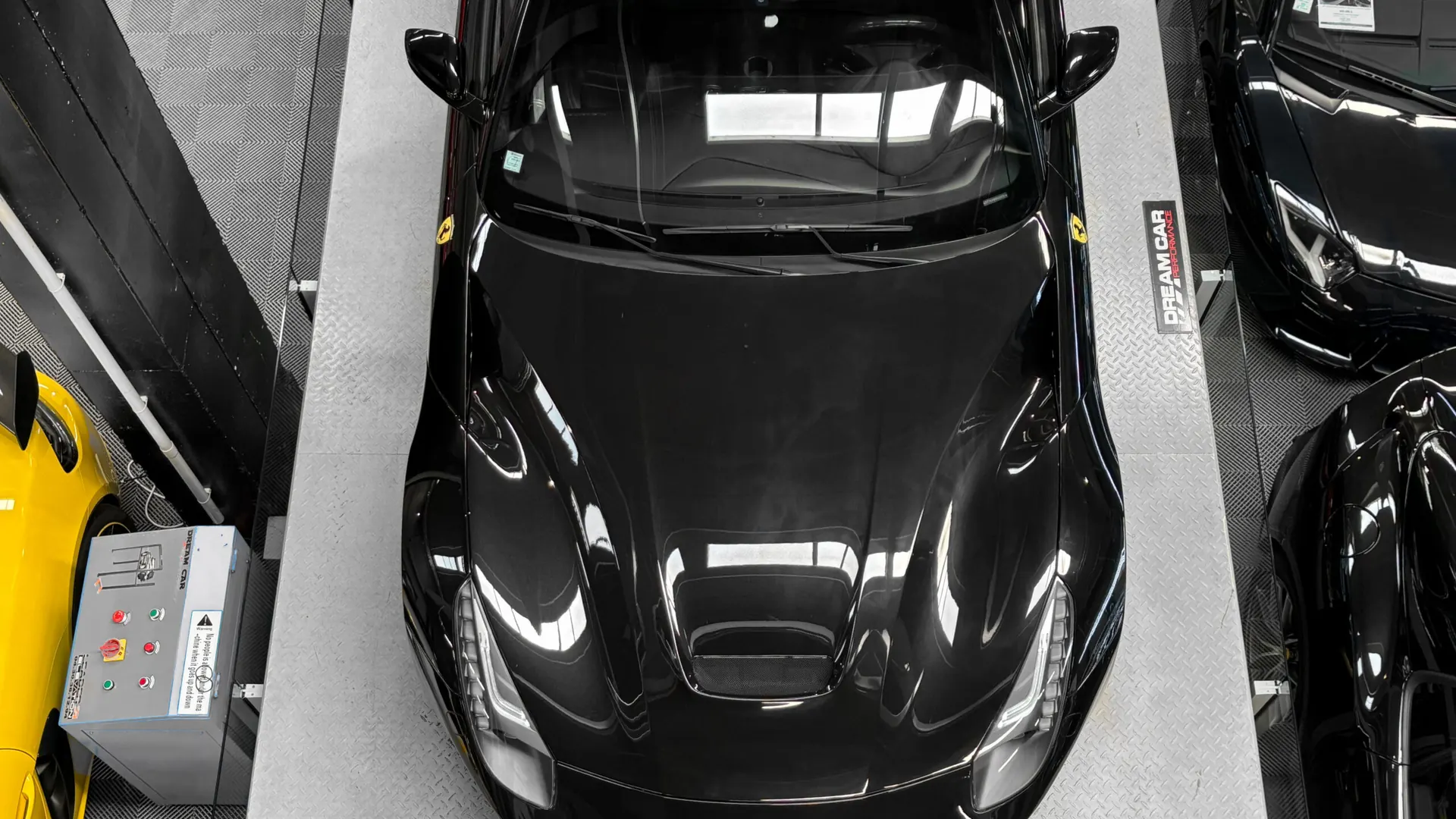 Ferrari F12 — photo 19