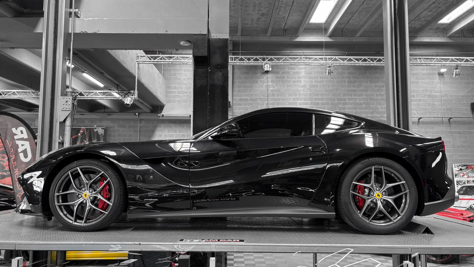 Ferrari F12 — photo 6