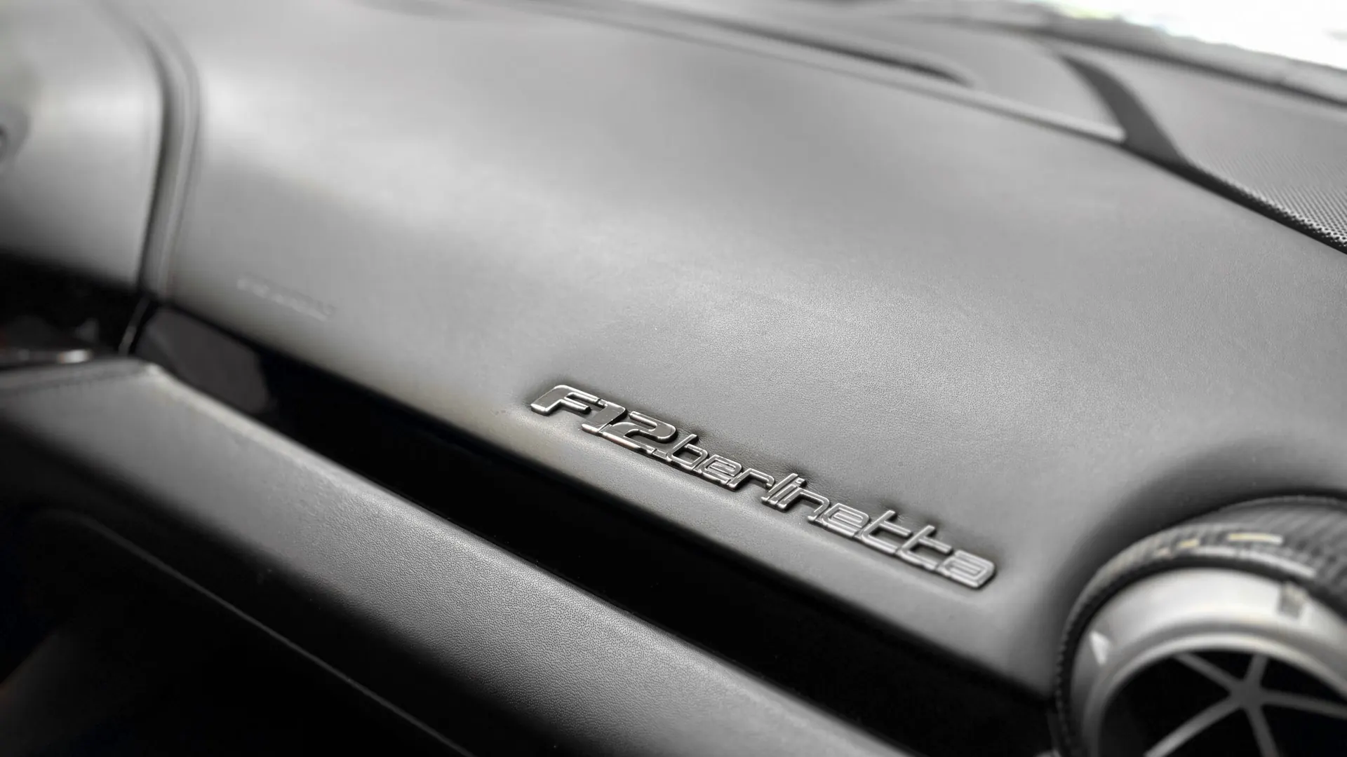 Ferrari F12 — photo 40