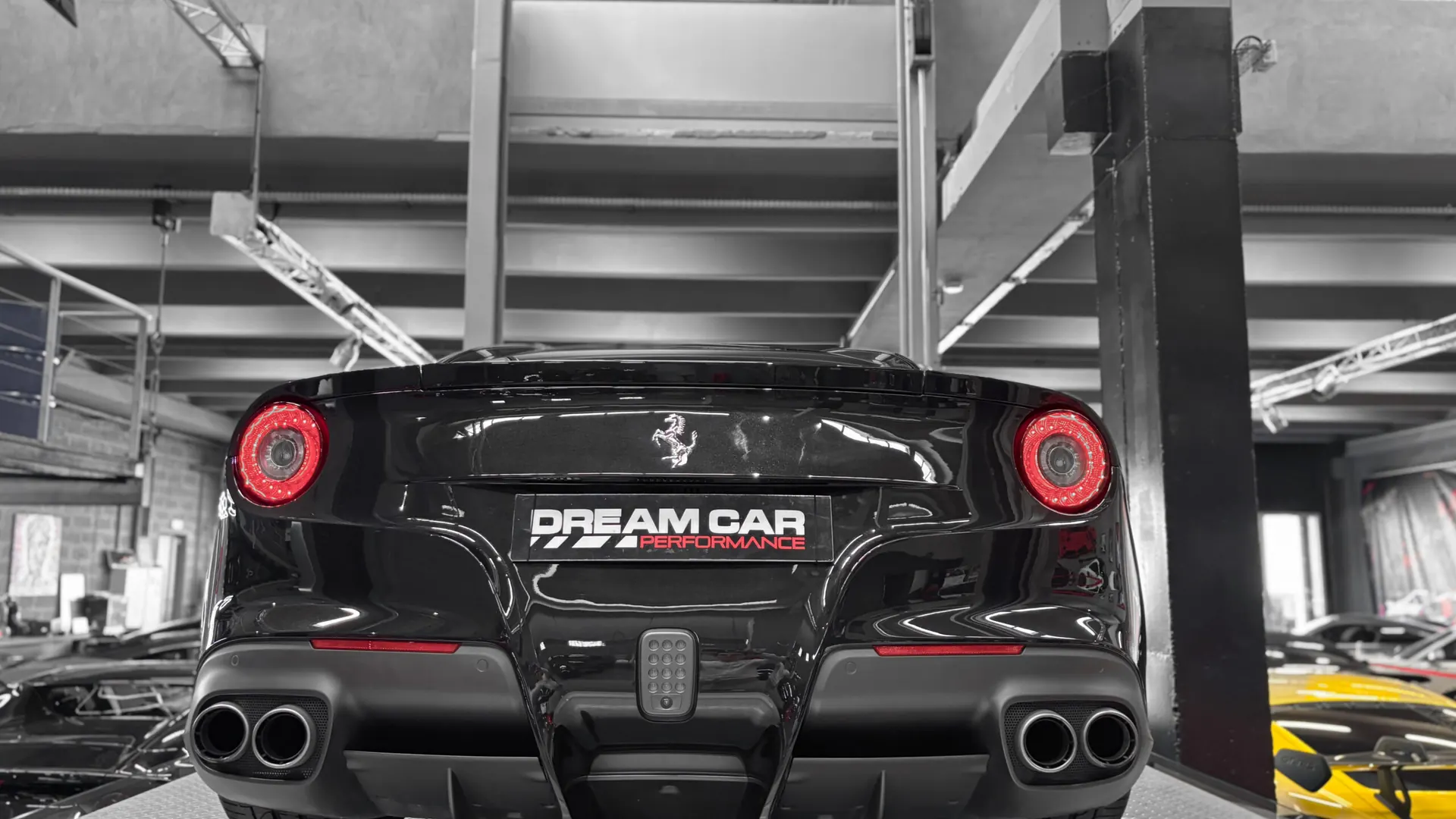 Ferrari F12 — photo 9