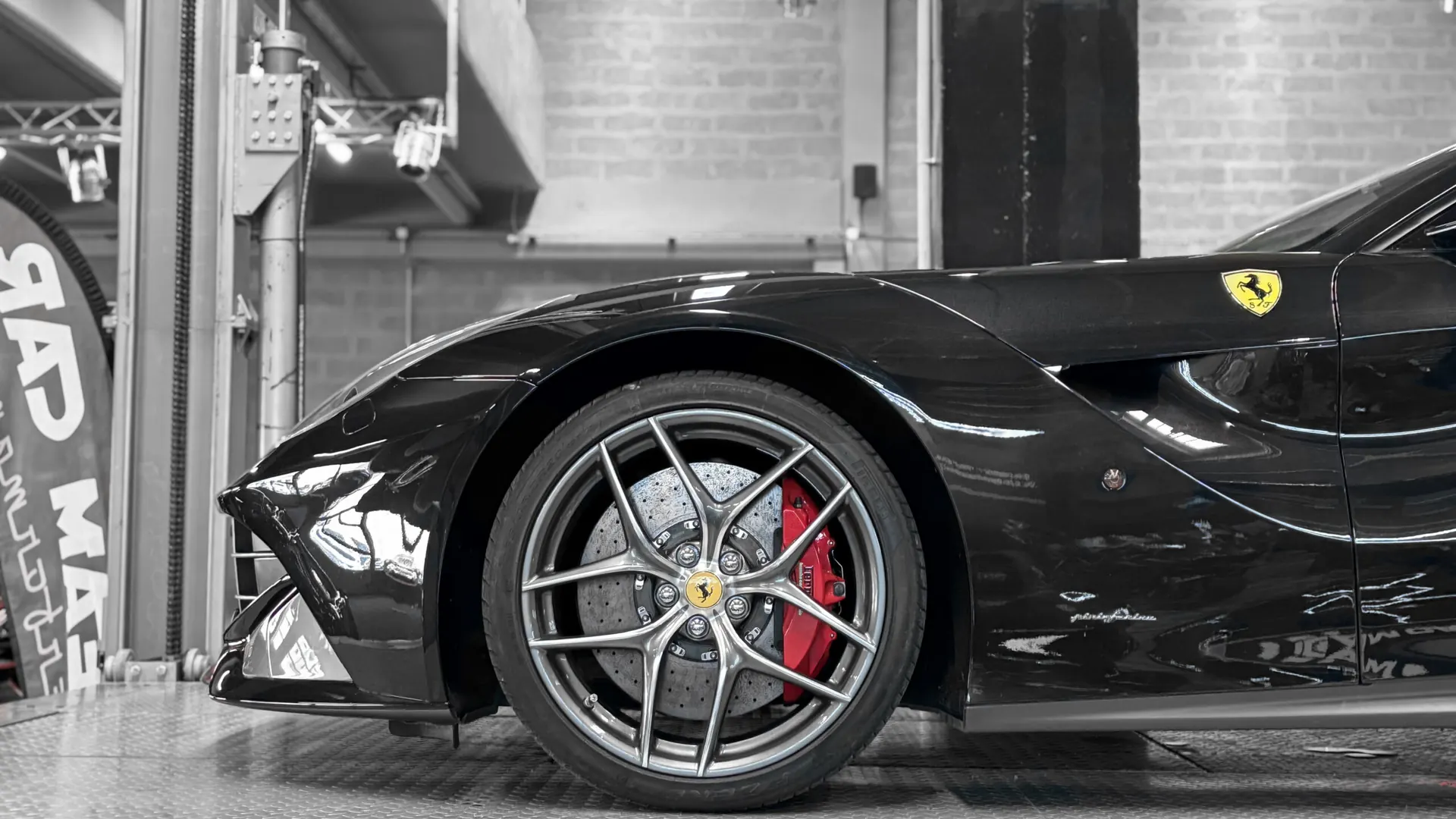 Ferrari F12 — photo 5
