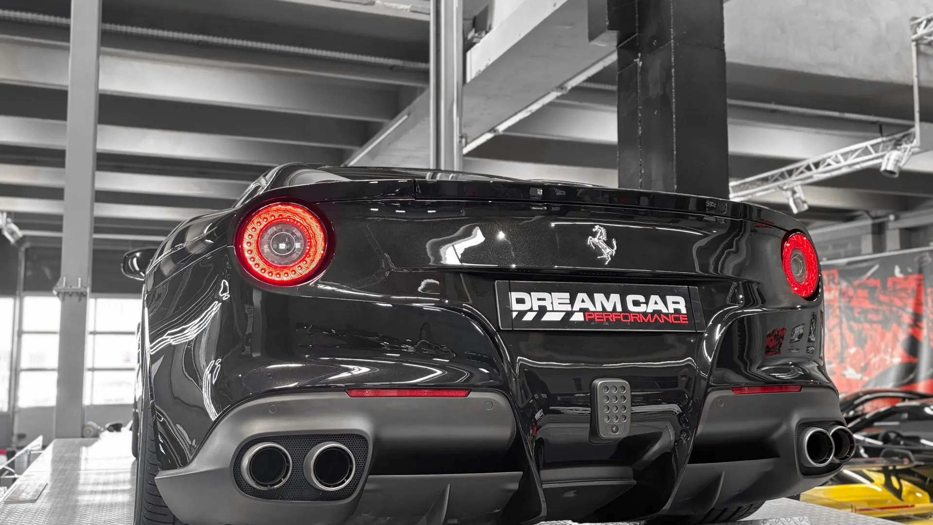 Ferrari F12 — photo 8