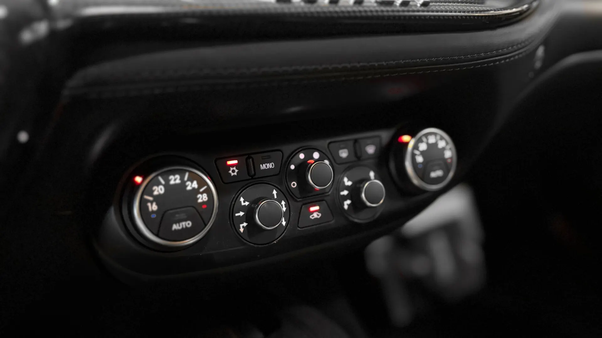 Ferrari F12 — photo 31