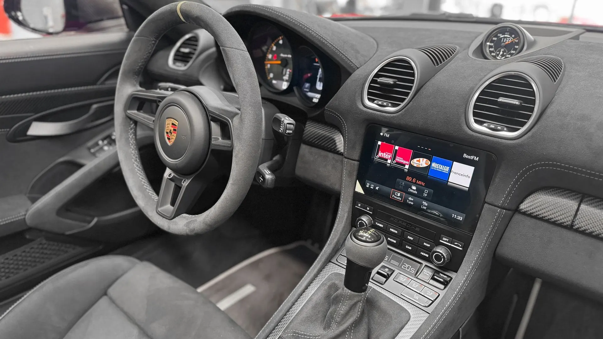 Porsche 718 — photo 15
