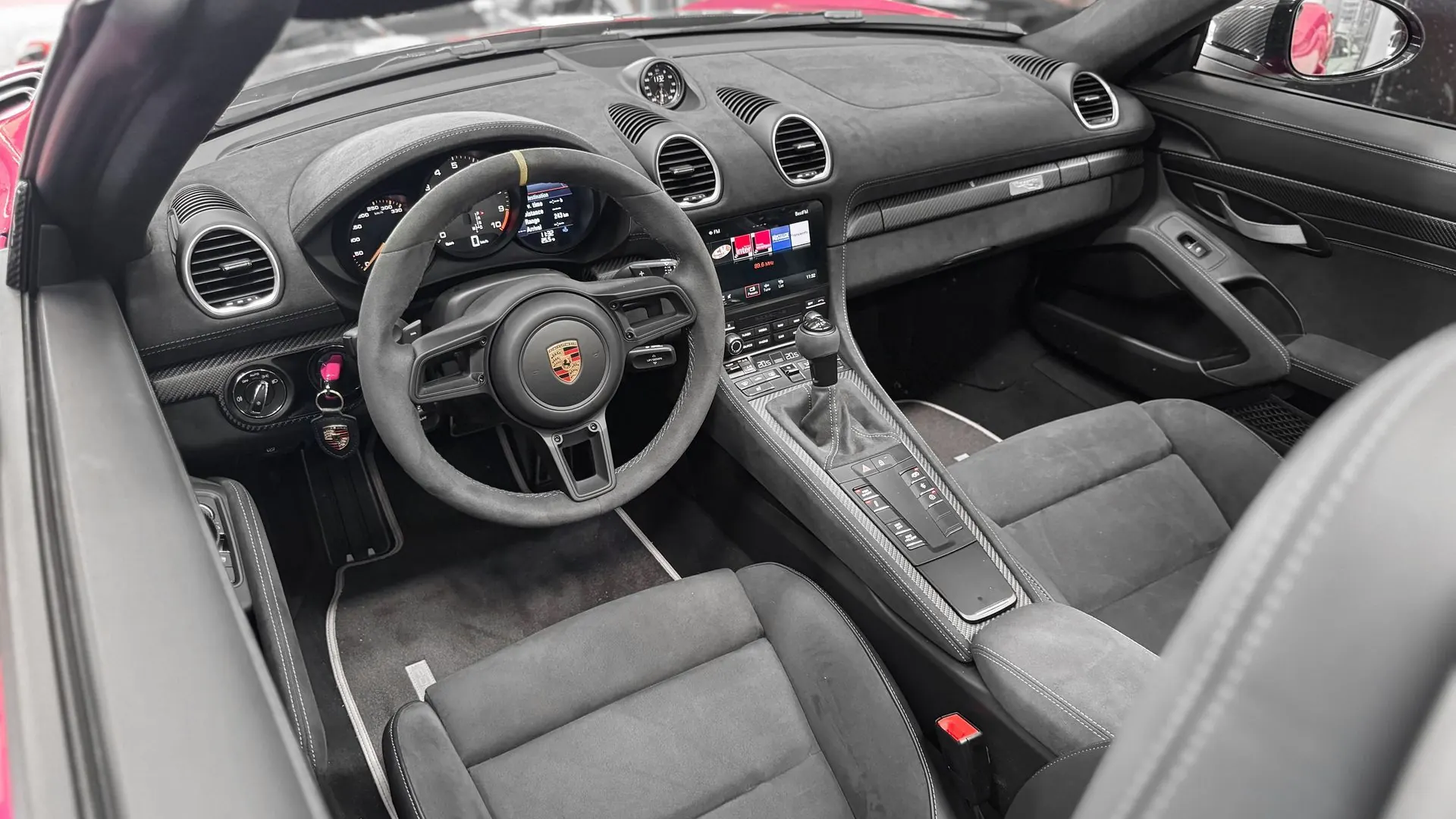 Porsche 718 — photo 12