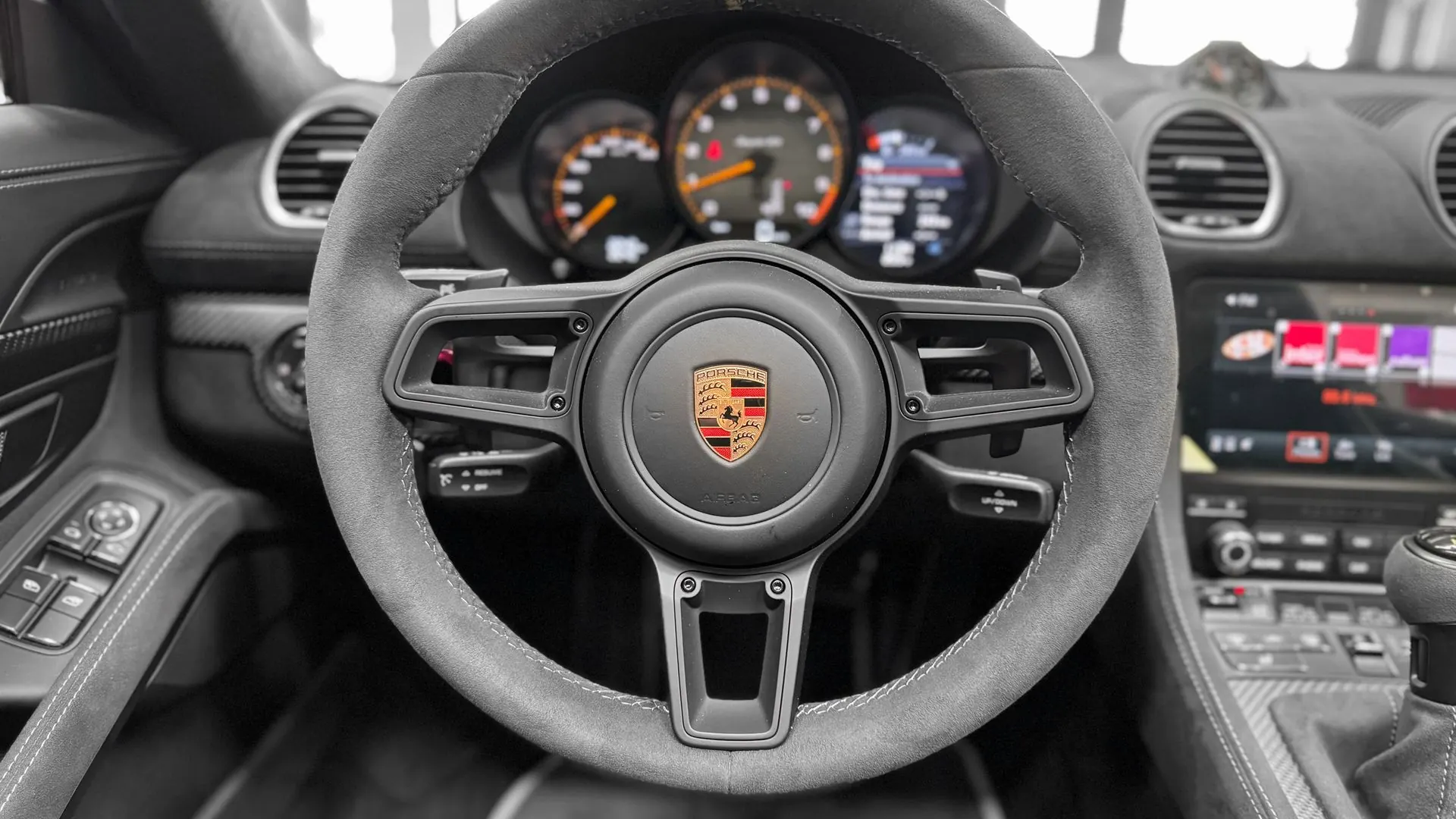 Porsche 718 — photo 14