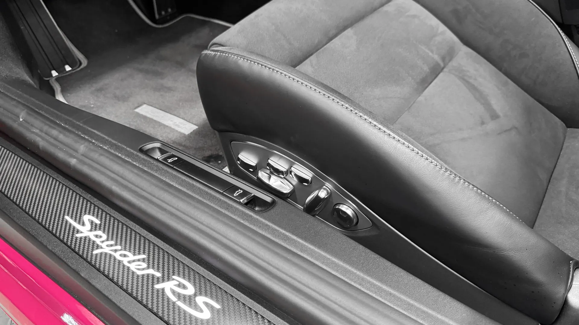 Porsche 718 — photo 36