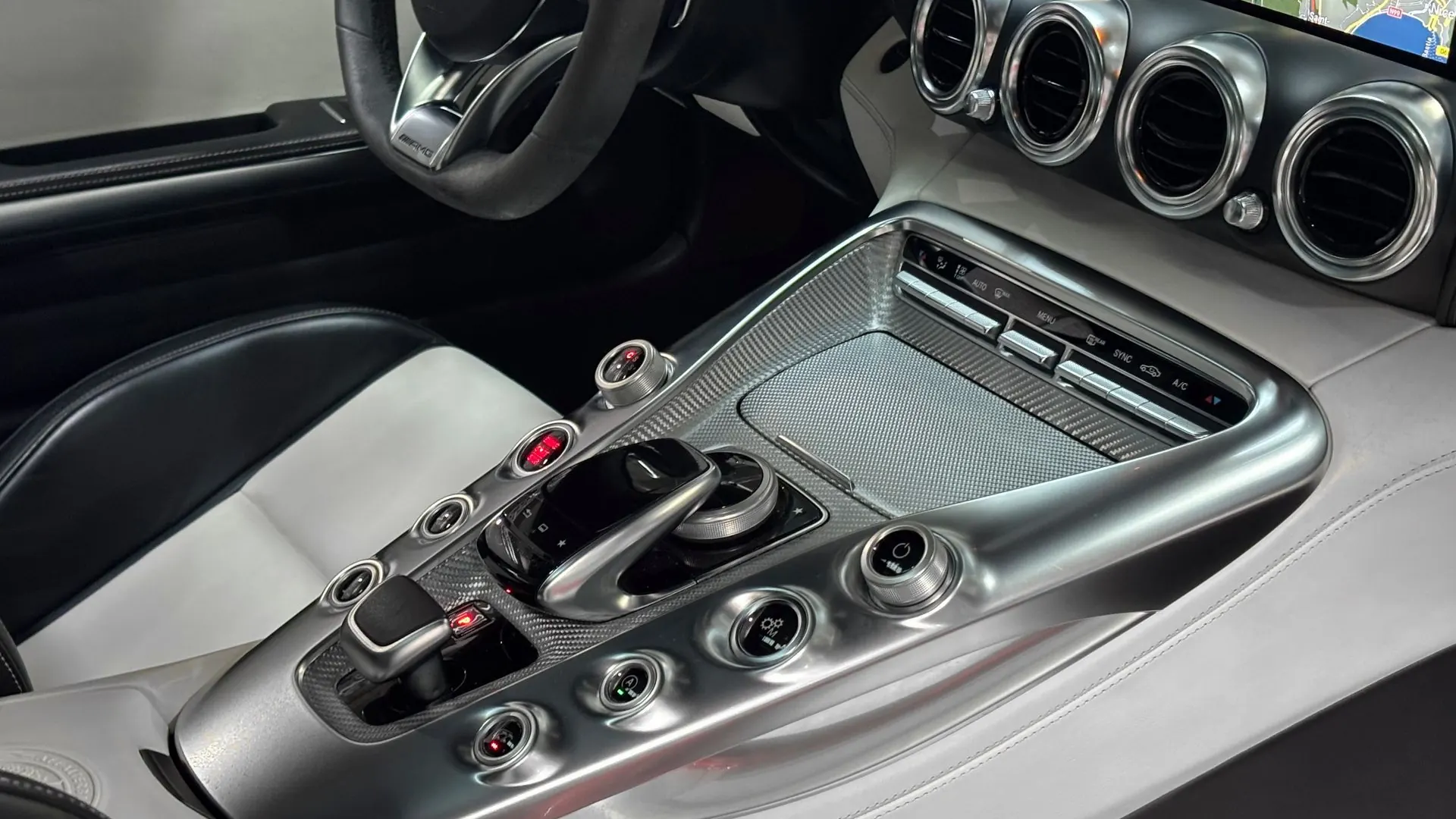 Mercedes-Benz AMG GT — photo 17