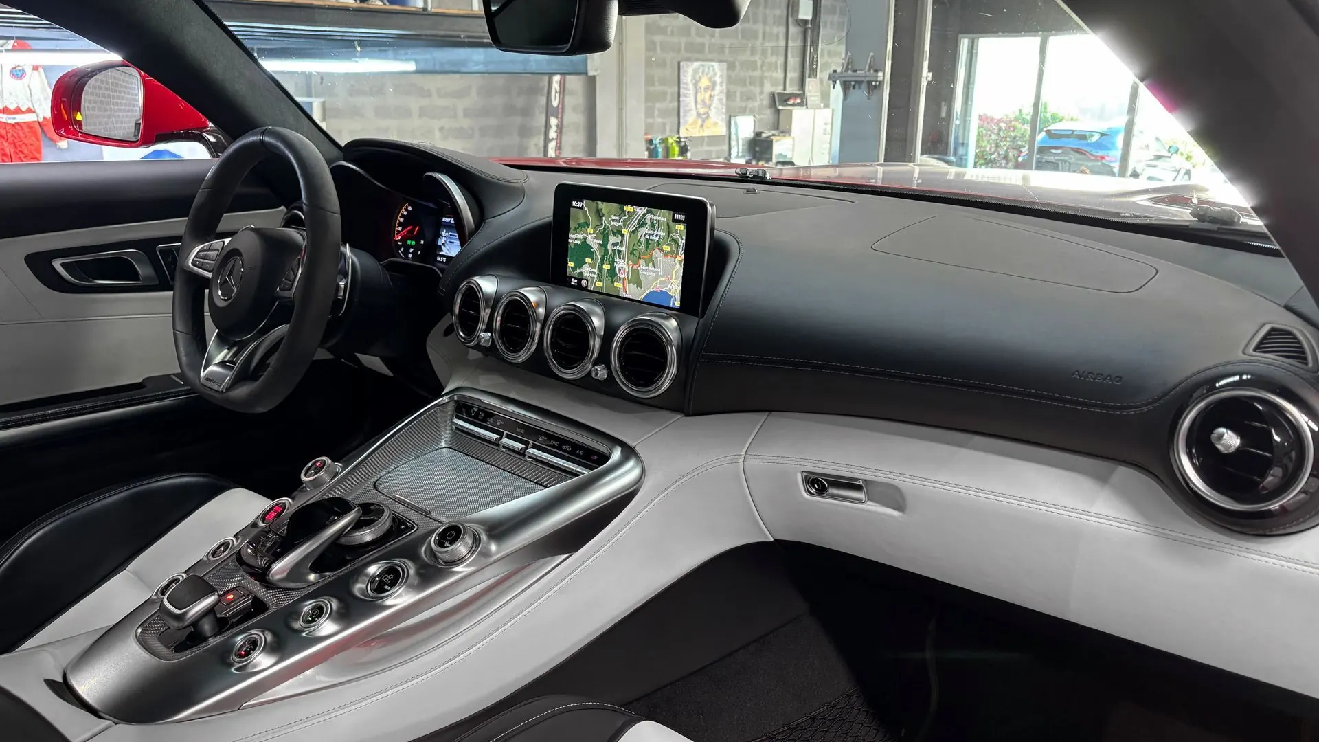 Mercedes-Benz AMG GT — photo 18