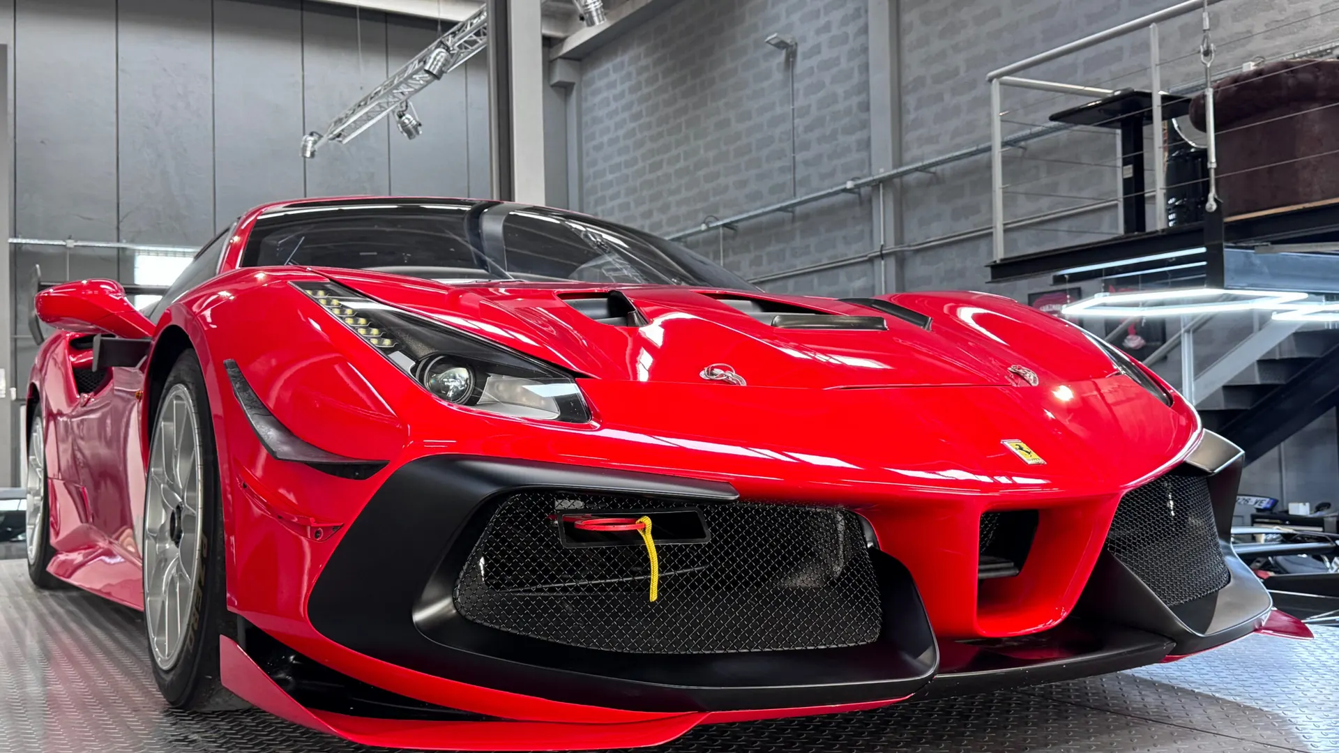 Ferrari 488 — photo 26