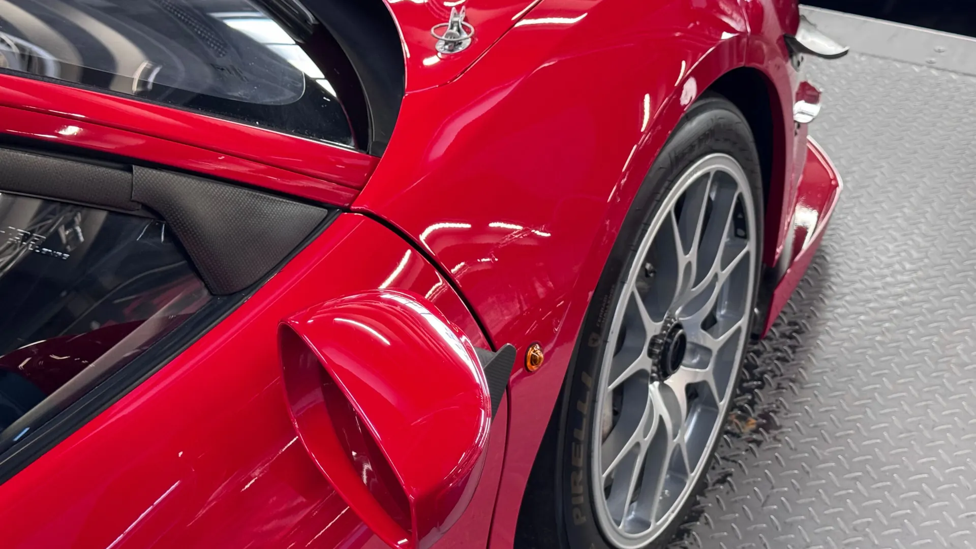 Ferrari 488 — photo 8