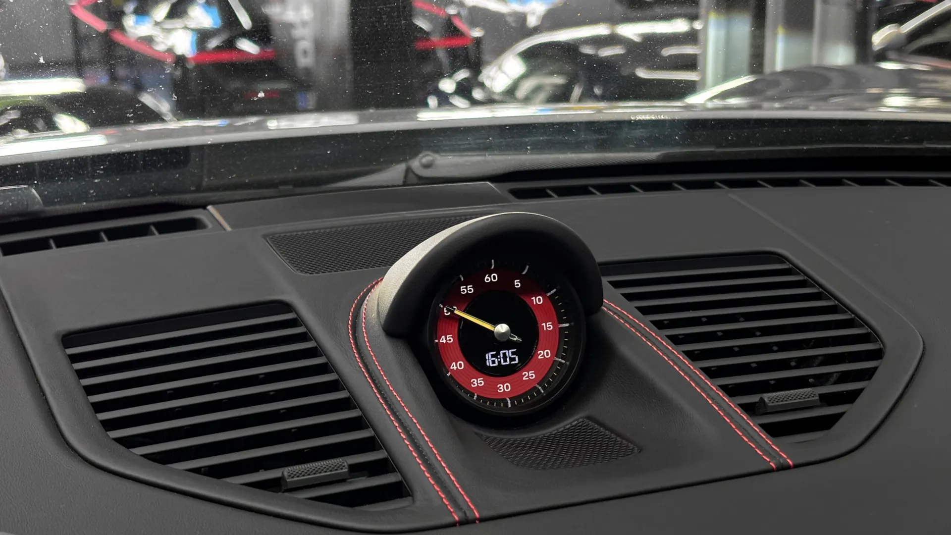 Porsche 992 — photo 27