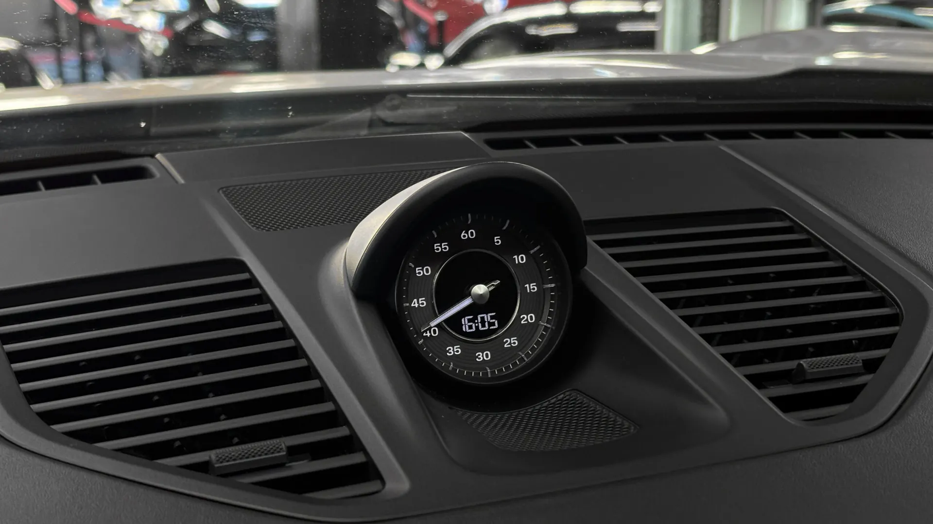 Porsche 992 — photo 27