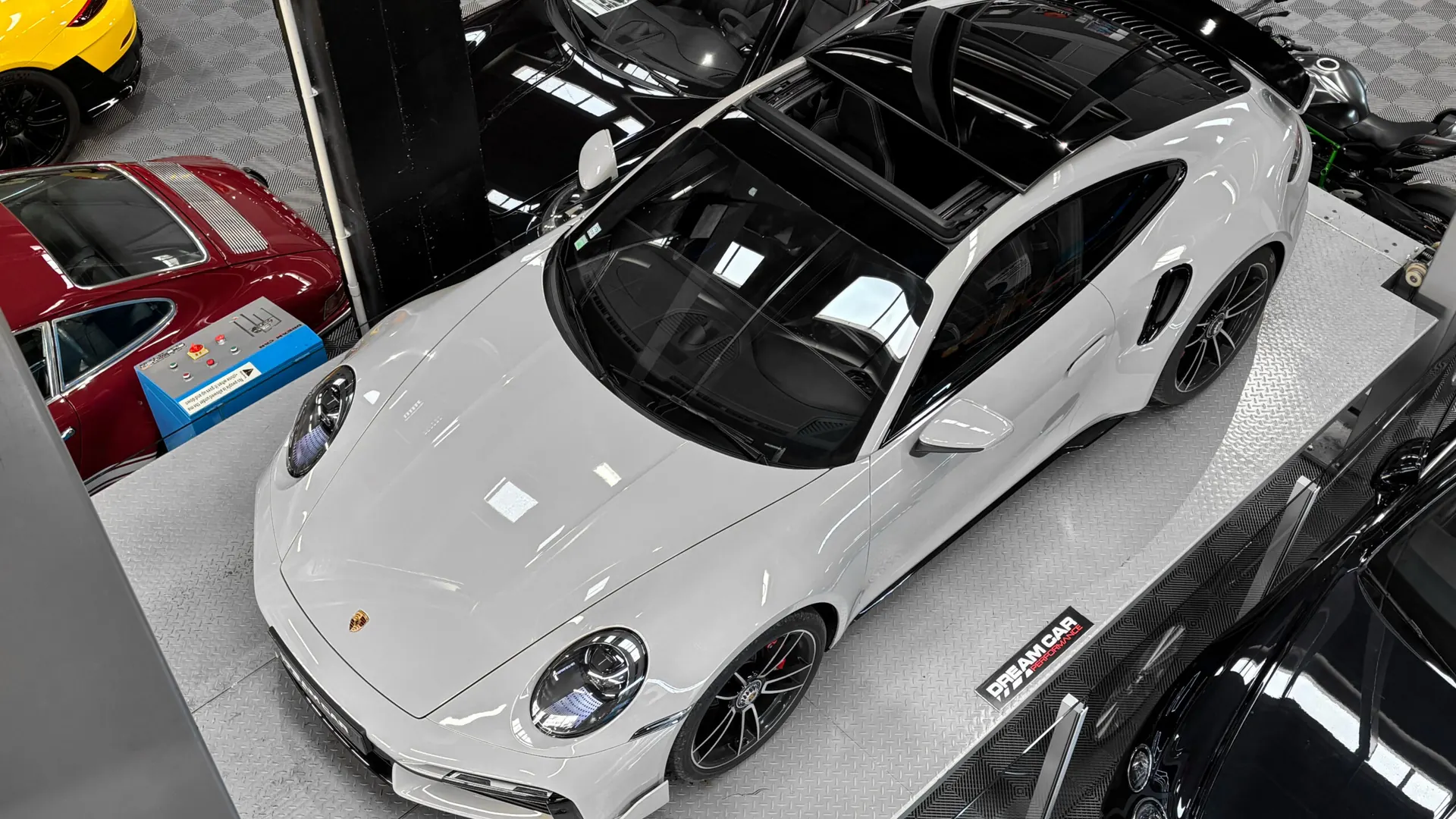 Porsche 992 — photo 4