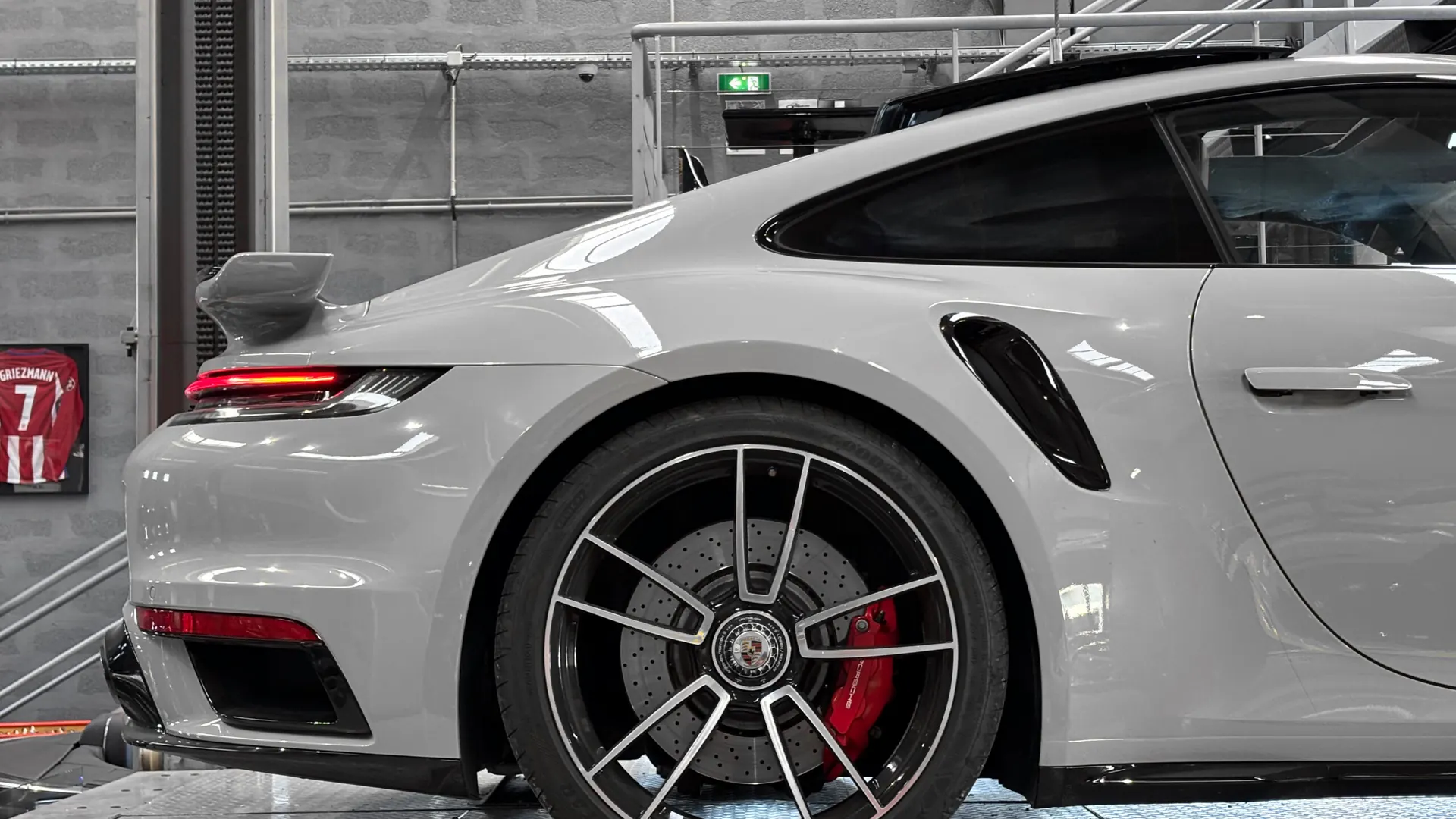 Porsche 992 — photo 12