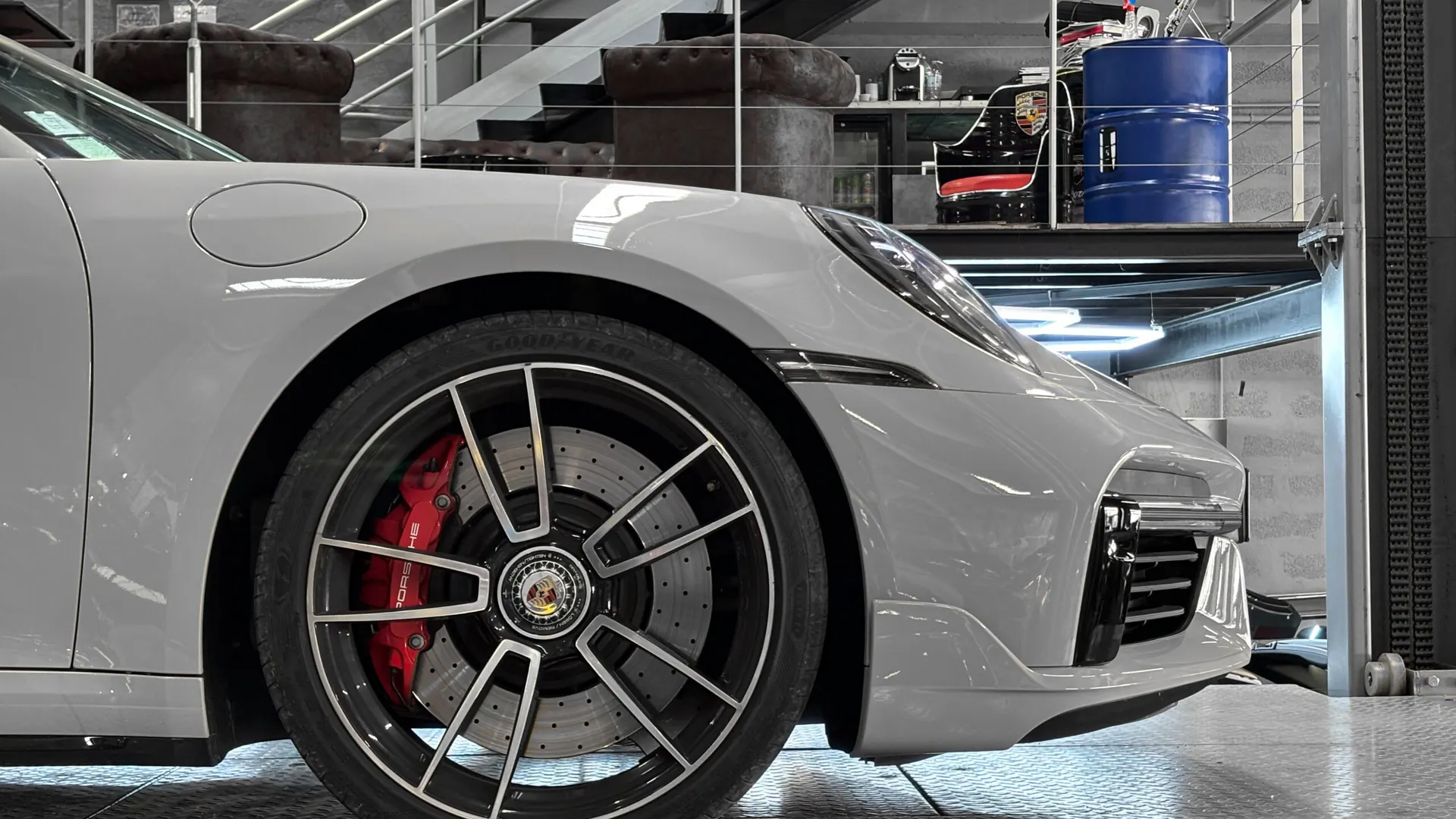 Porsche 992 — photo 11