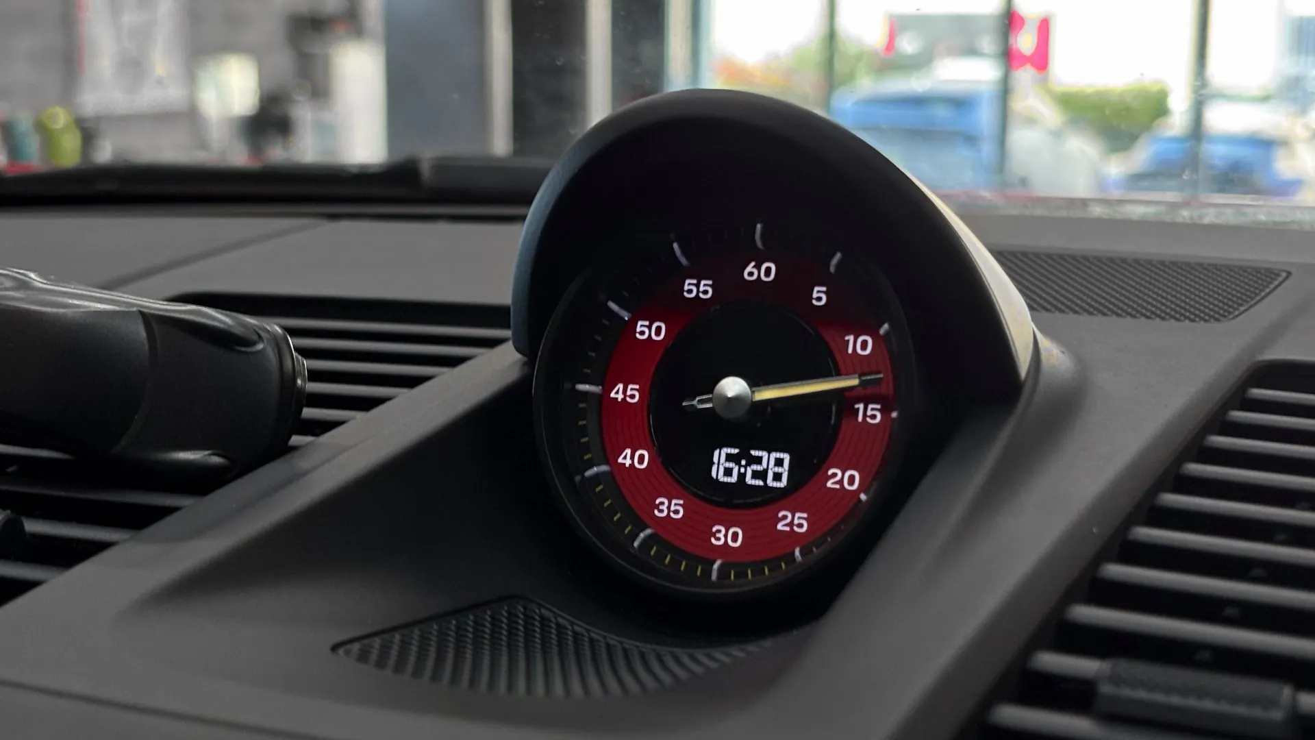 Porsche 911 — photo 17