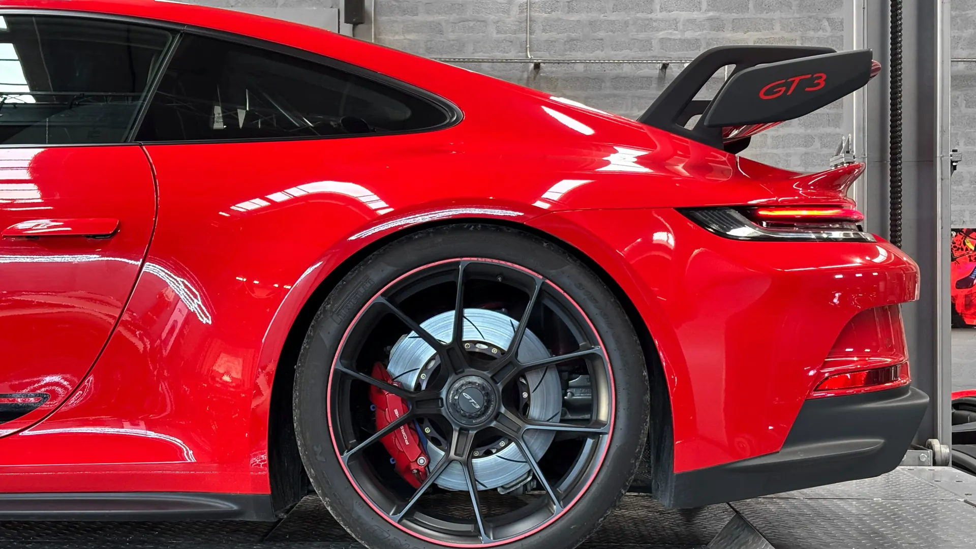 Porsche 911 — photo 19