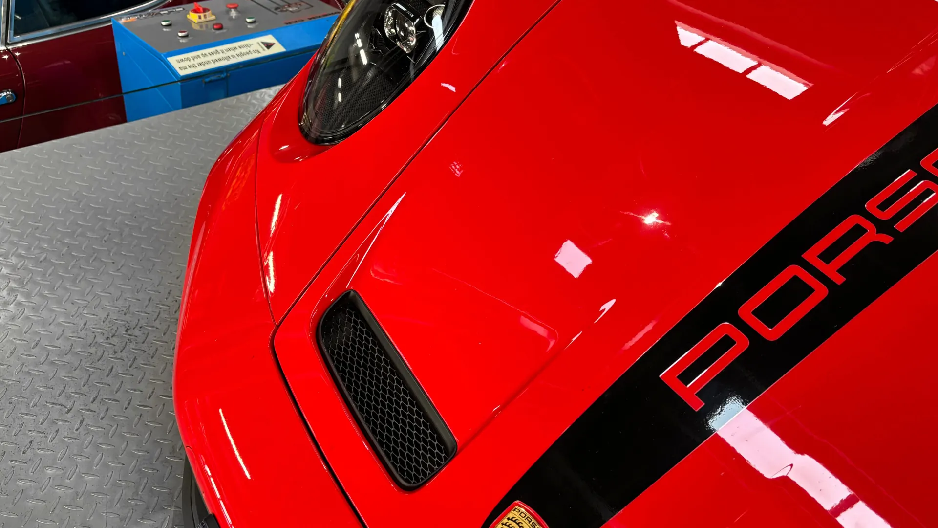 Porsche 911 — photo 23