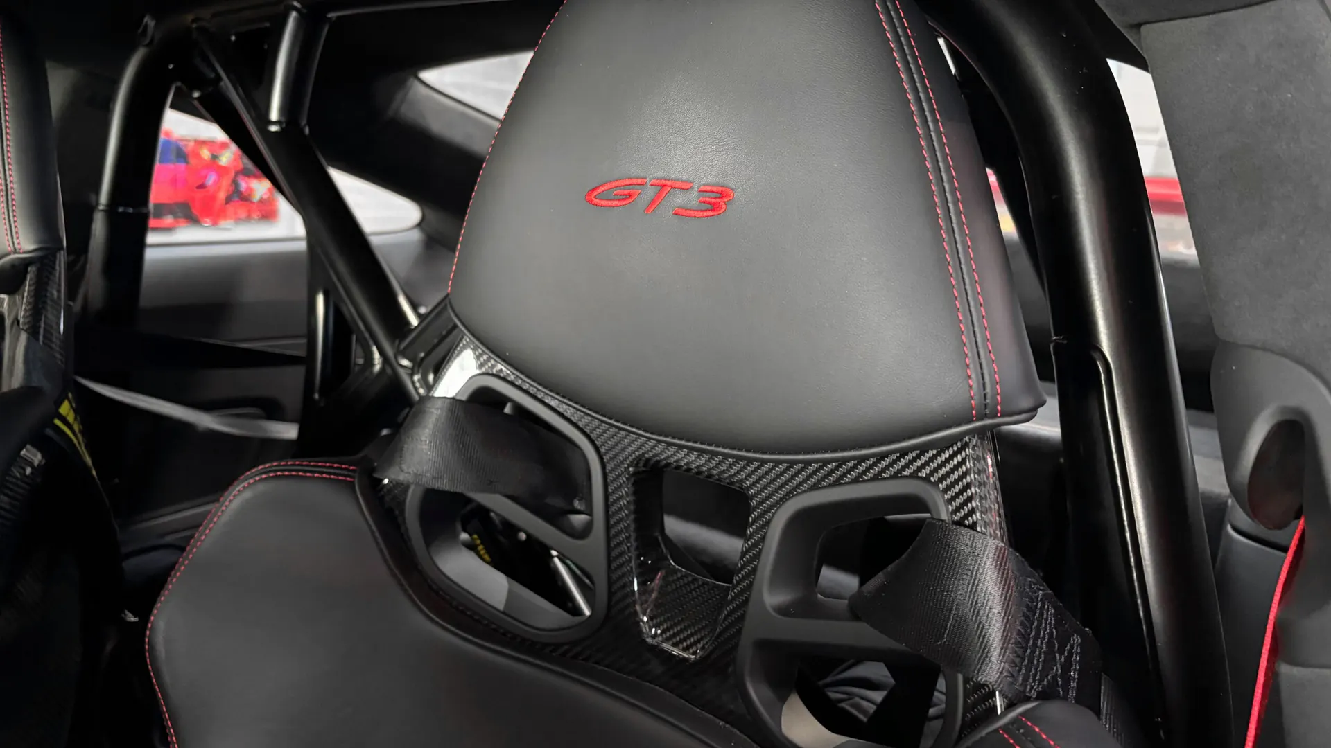 Porsche 911 — photo 32