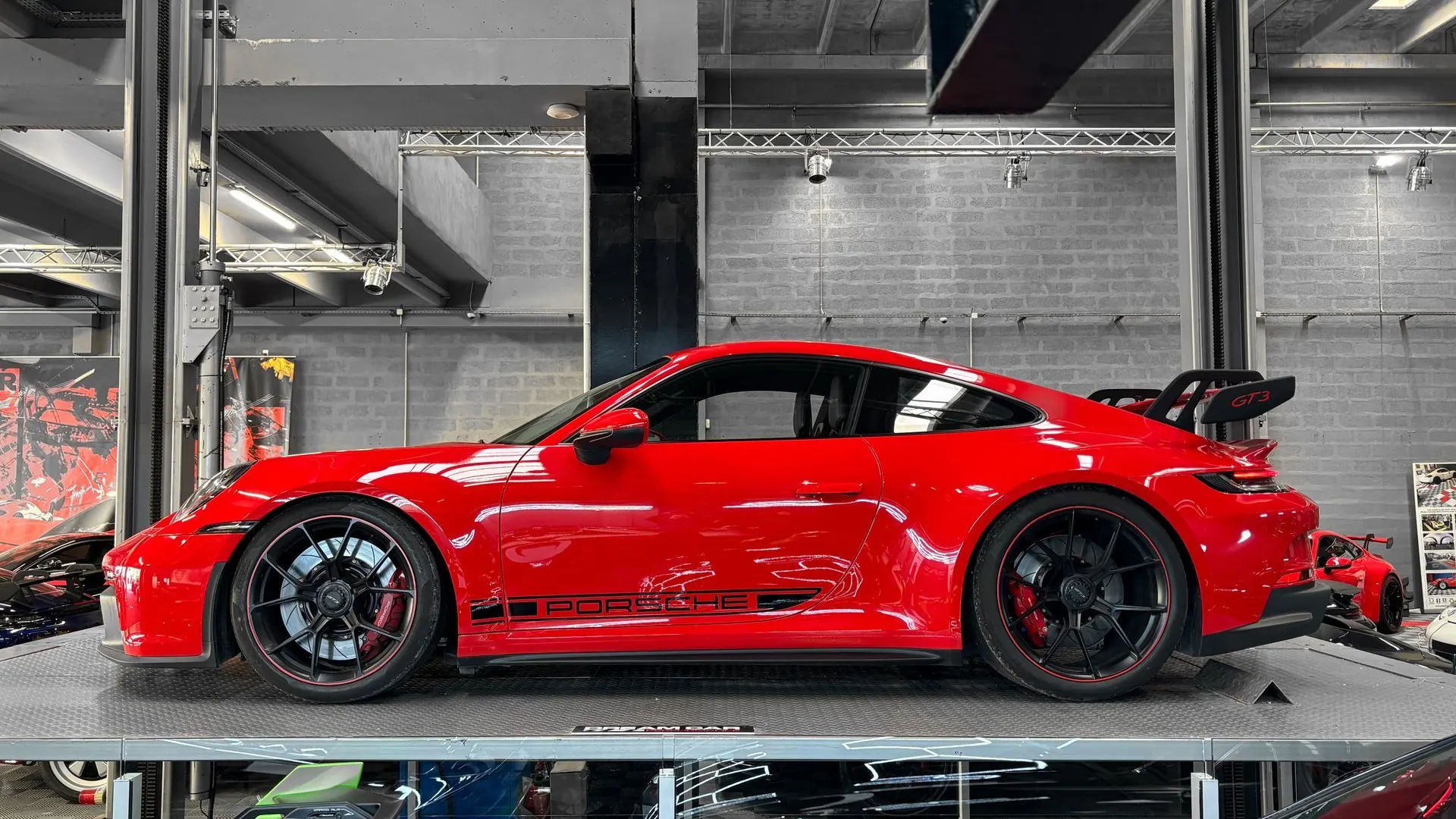 Porsche 911 — photo 10