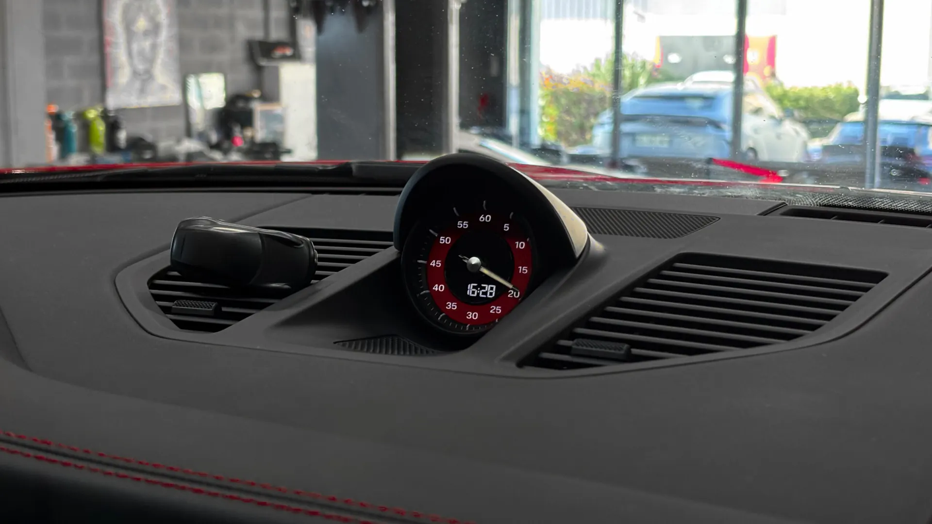 Porsche 911 — photo 46