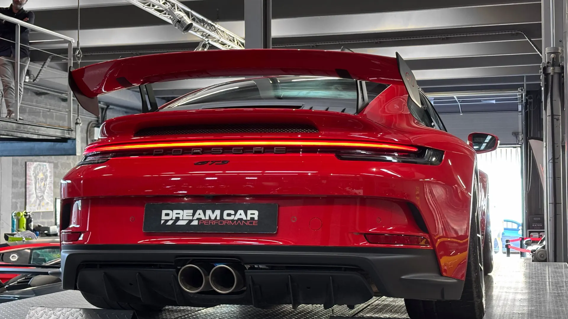 Porsche 911 — photo 18