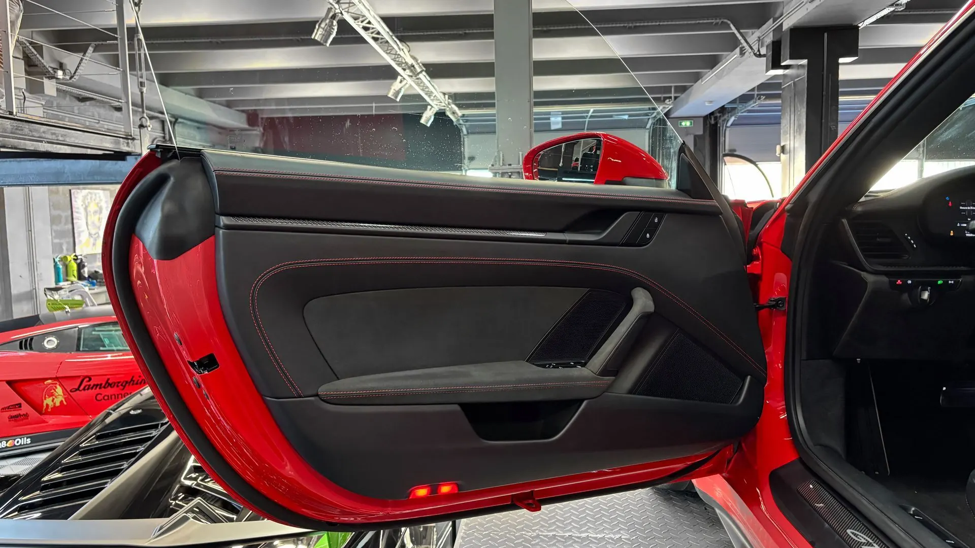 Porsche 911 — photo 12