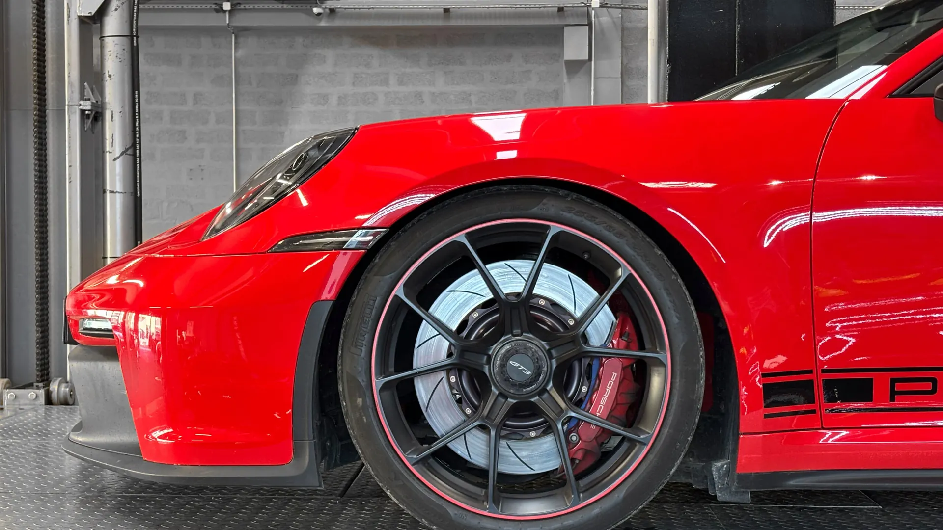 Porsche 911 — photo 20