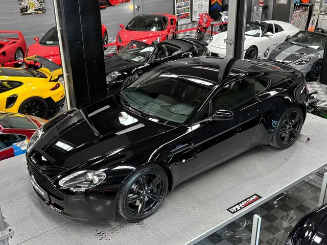 Aston Martin Vantage