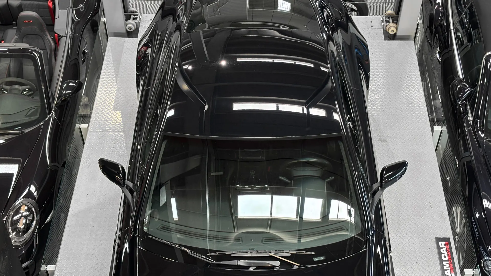 Aston Martin V8 — photo 8
