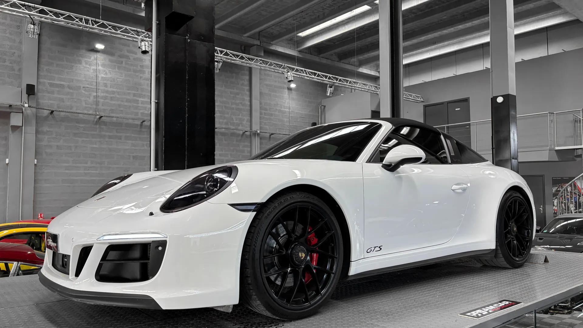 Porsche 991 — photo 10