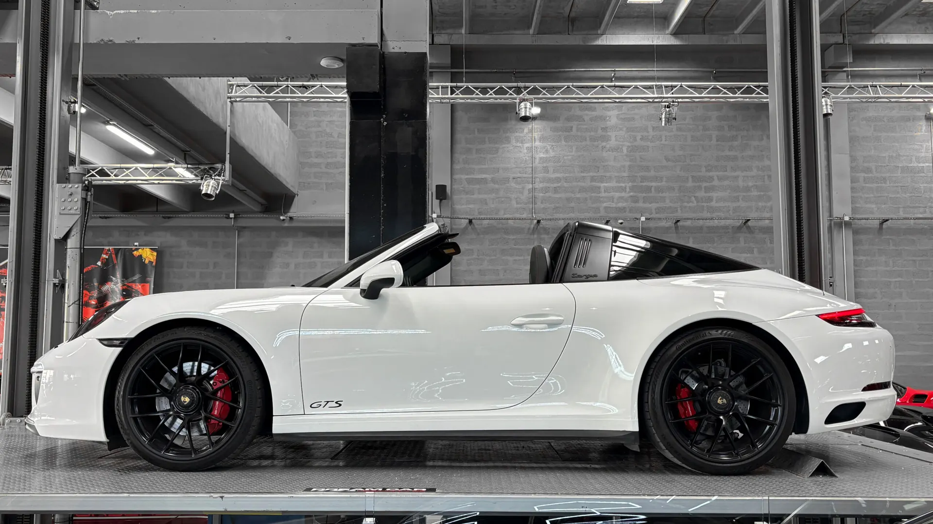 Porsche 991 — photo 12