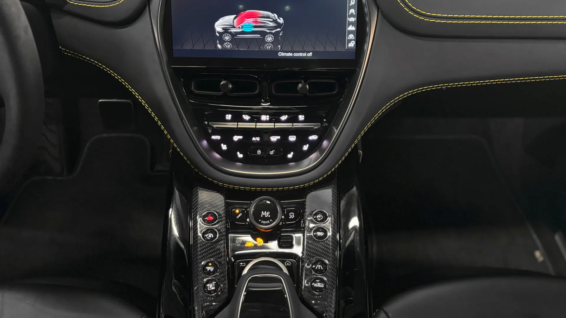 Aston Martin DBX — photo 50