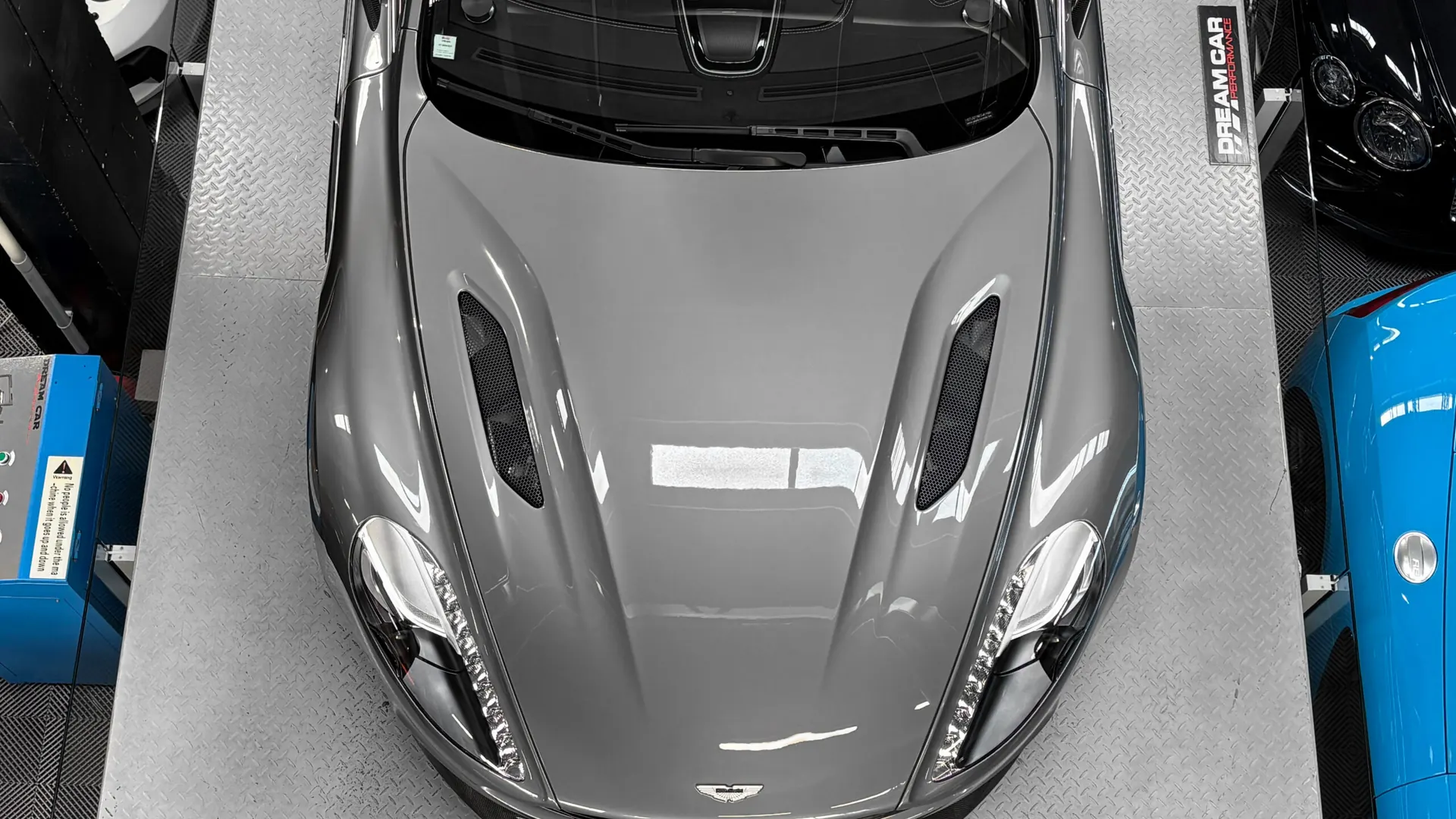 Aston Martin VANQUISH — photo 6