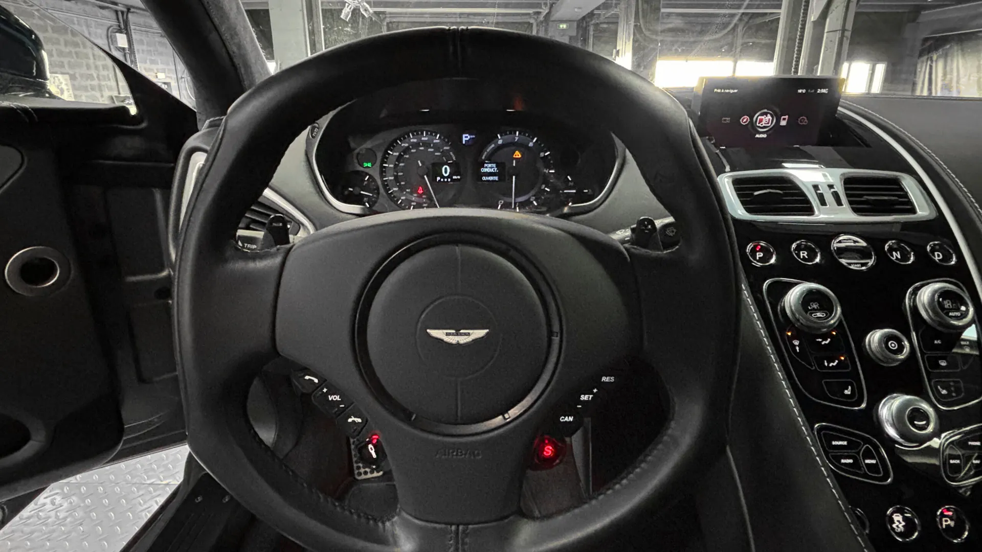 Aston Martin VANQUISH — photo 44