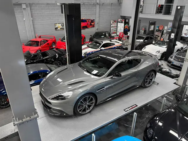 Aston Martin Vanquish