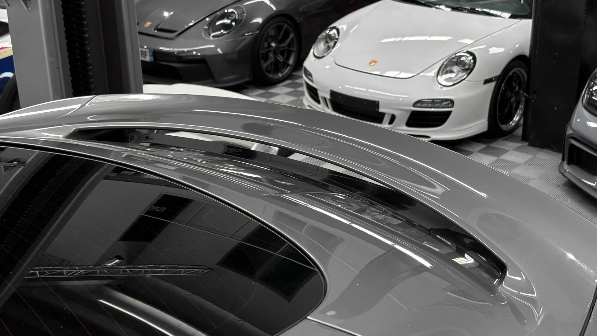 Aston Martin VANQUISH — photo 26
