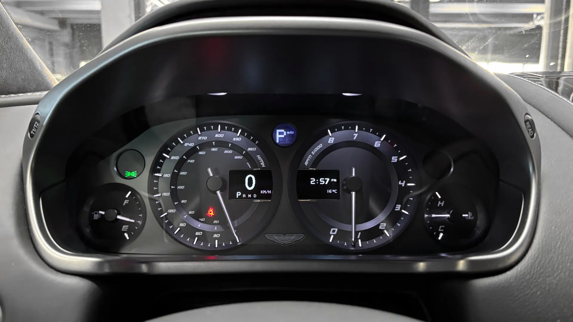 Aston Martin VANQUISH — photo 39