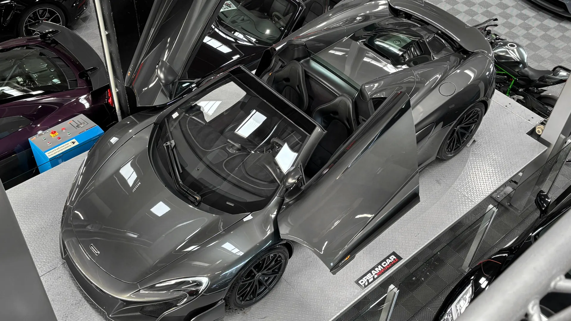 McLaren 675 — photo 35