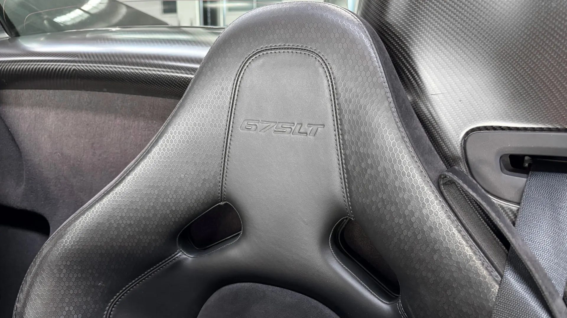 McLaren 675 — photo 13