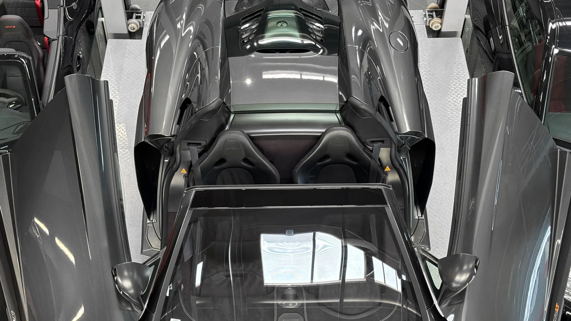 McLaren 675 — photo 34