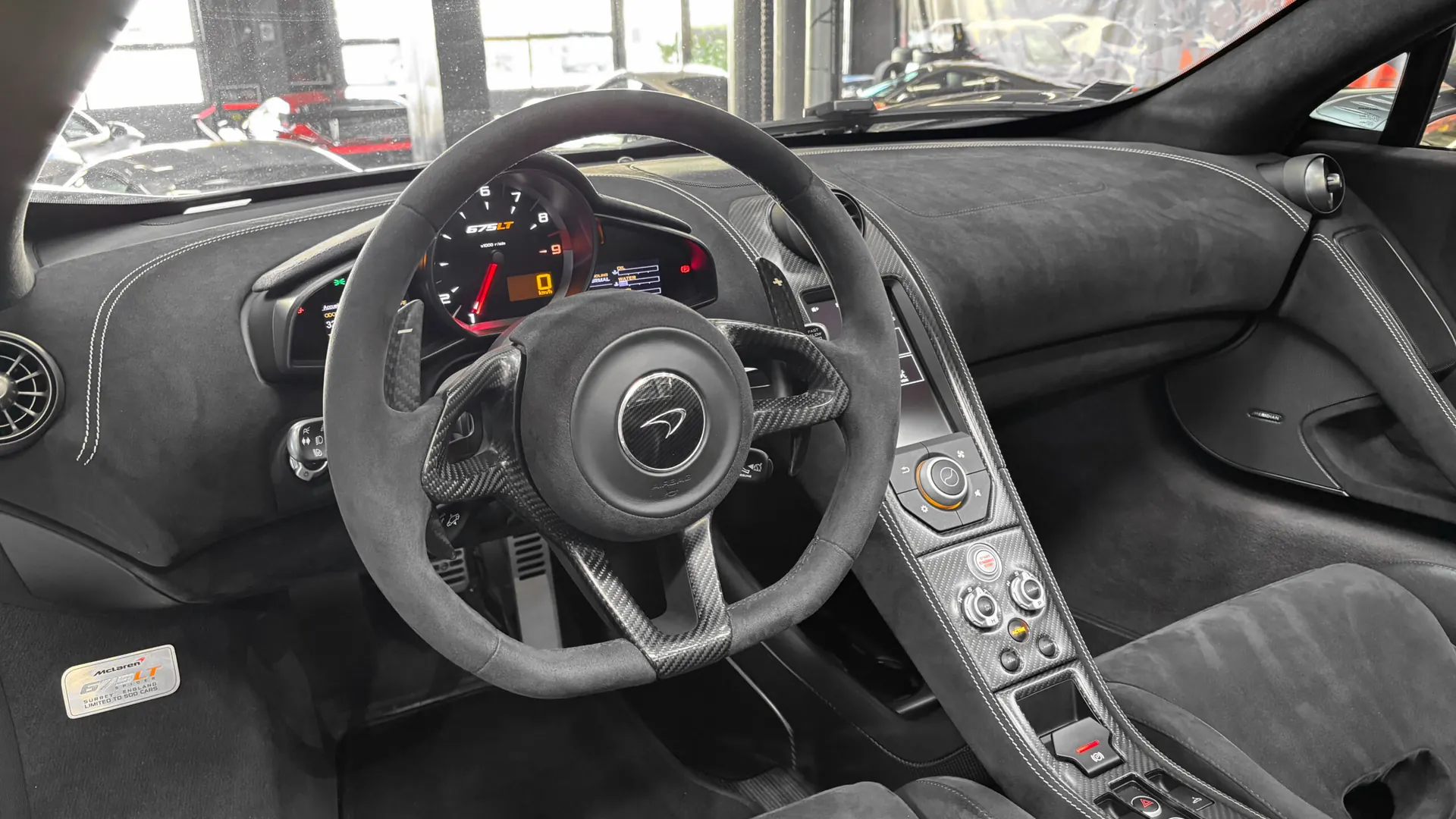 McLaren 675 — photo 9