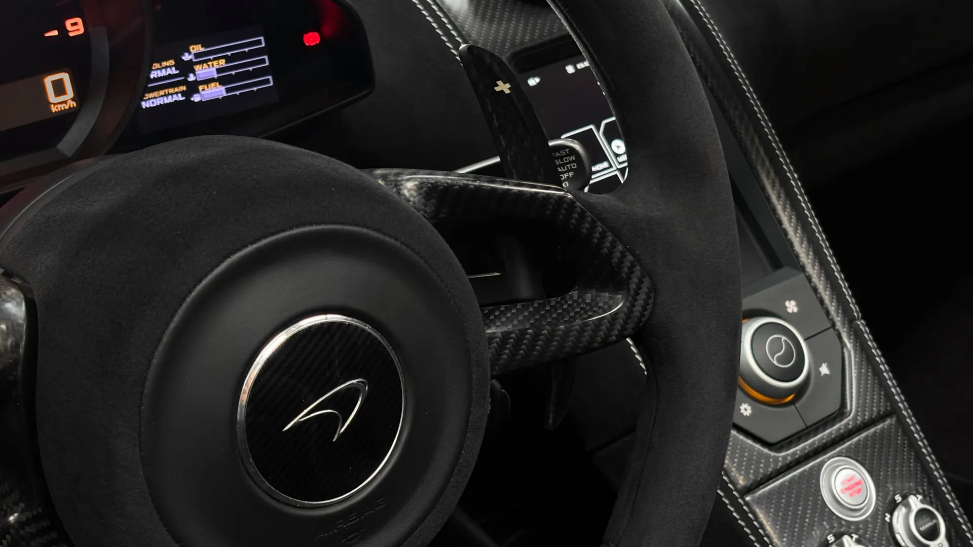 McLaren 675 — photo 36