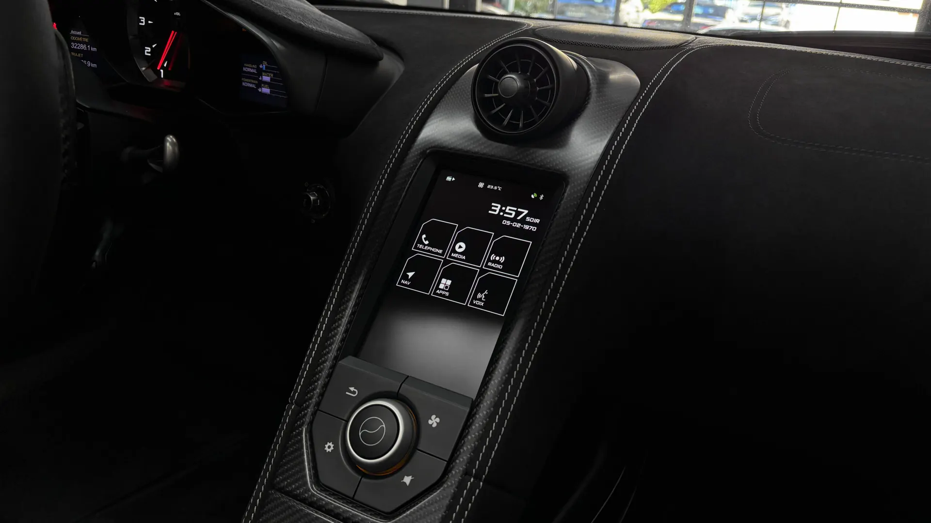 McLaren 675 — photo 37