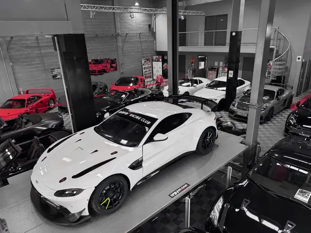 Aston Martin Vantage