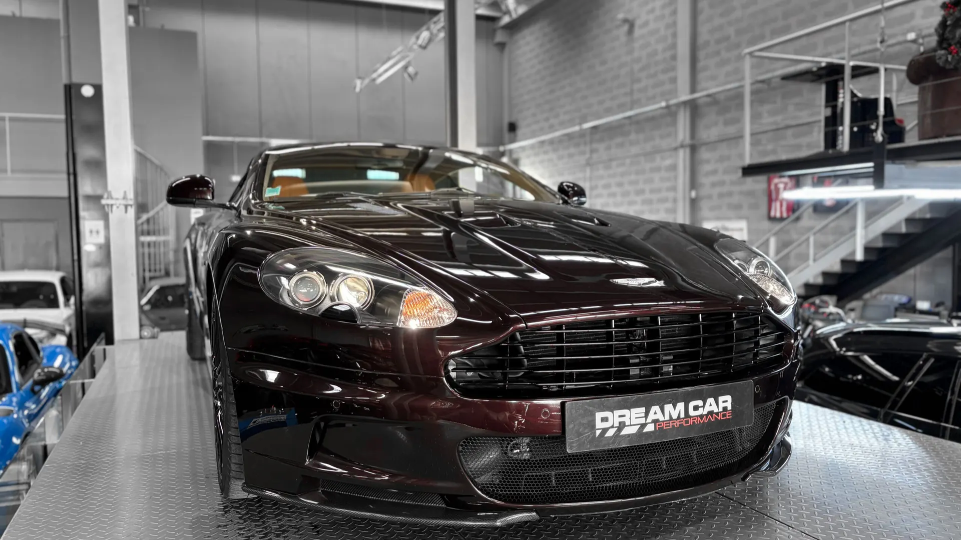 Aston Martin DBS — photo 4