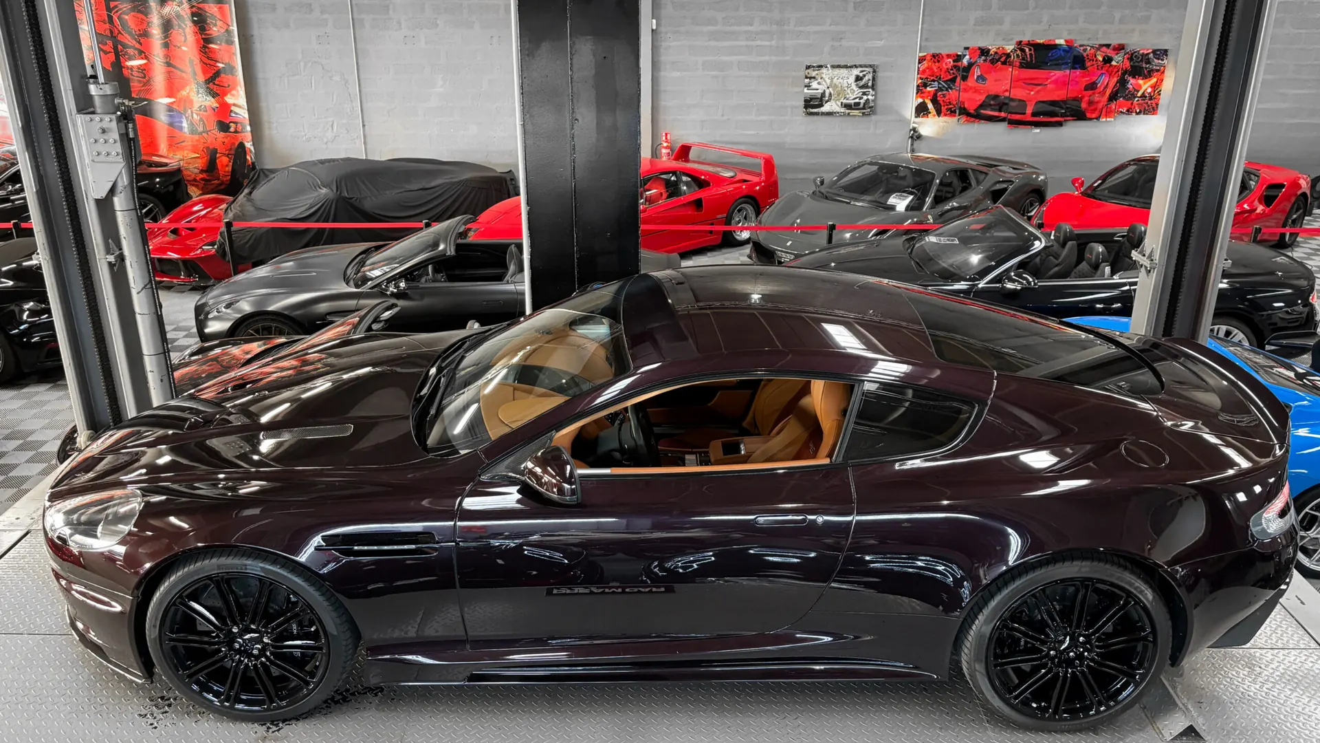 Aston Martin DBS — photo 2